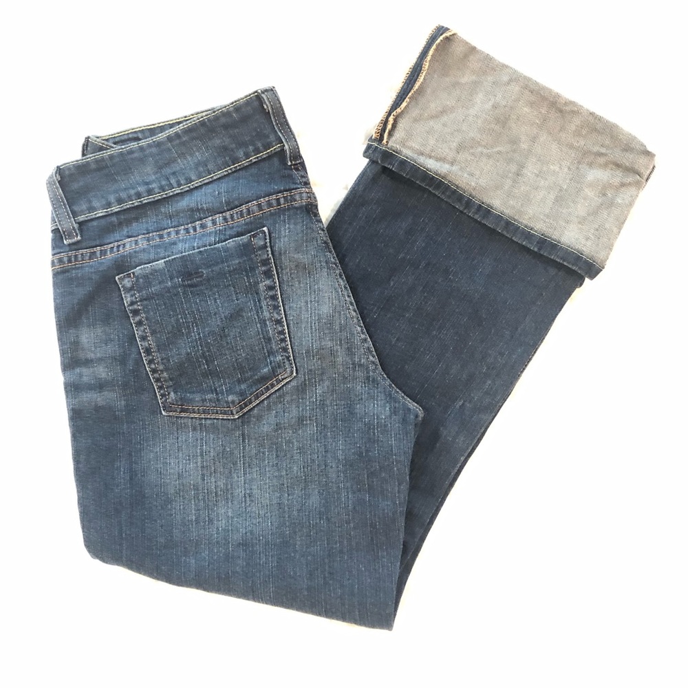 Guess Low Rise Cropped Fuller leg Size 29 Jean